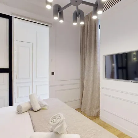 Bluestay 249 - Superbe Champs Elysees Appartement Paris