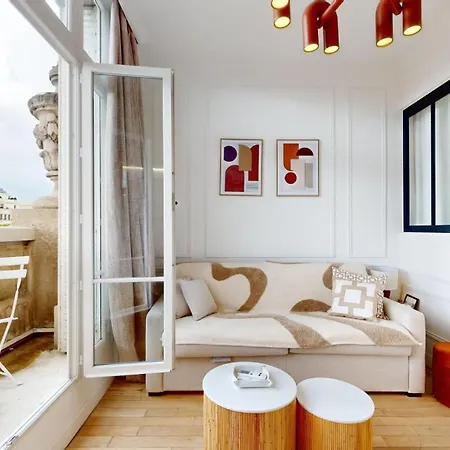 Bluestay 249 - Superbe Champs Elysees Appartement *
